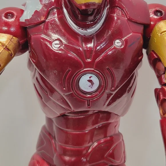 Marvel Legends 6" Iron Man Movie Mark III Action Figure - Picture 9 of 10
